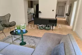 Opatija, Centar, luksuzan četverosoban stan NKP 110 m2, Opatija, Wohnung