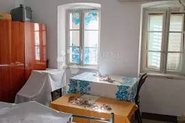 Bribir, kamena kuća 150 m2, okućnica, Vinodolska Općina, Casa