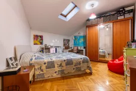 Odličan stan u povijesnoj vili u centru Opatije, Opatija, Appartement