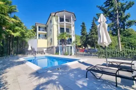 Opatija – Luksuzan stan 2S+DB s bazenom 400 m od mora, Opatija, Wohnung