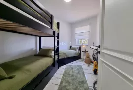 Opatija – Luksuzan stan 2S+DB s bazenom 400 m od mora, Opatija, Wohnung