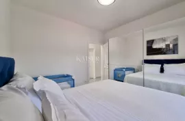 Opatija – Luksuzan stan 2S+DB s bazenom 400 m od mora, Opatija, Wohnung