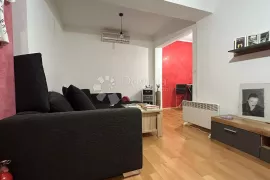 PRILIKA! DVOSOBAN STAN S VRTOM OD 100 M2 - PULA OKOLICA, Pula, Wohnung