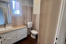 EKSKLUZIVNO! RENOVIRAN STAN 62,75 M2 - PAZIN, Pazin, شقة