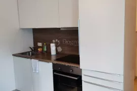 VODICE - lijepo namješten stan s parkirnim mjestom, Vodice, Appartement