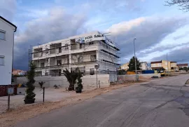 Novogradnja-dvoetažni stan na mirnoj lokaciji, Vodice, Appartement