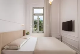 Elitni apartman u apartmanskoj vili uz more !, Opatija, Stan