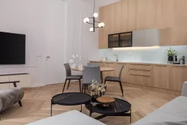 Elitni apartman u apartmanskoj vili uz more !, Opatija, Stan