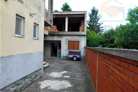 Zgrada s 3 stana + poslovni prostor - Donji grad (Osijek), Osijek, Haus