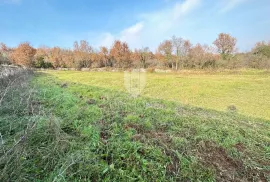 Istra,  veliko zemljište za gradnju na 3 km od mora, Marčana, Terrain