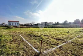 Istra,  veliko zemljište za gradnju na 3 km od mora, Marčana, Terrain