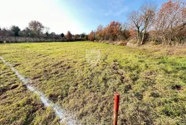 Istra,  veliko zemljište za gradnju na 3 km od mora, Marčana, Terrain