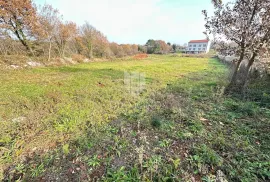 Istra,  veliko zemljište za gradnju na 3 km od mora, Marčana, Terrain