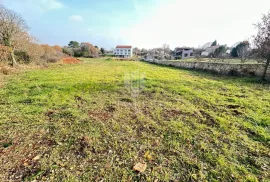 Istra,  veliko zemljište za gradnju na 3 km od mora, Marčana, Terrain