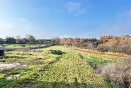 Istra,  veliko zemljište za gradnju na 3 km od mora, Marčana, Terrain