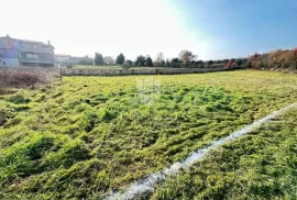 Istra,  veliko zemljište za gradnju na 3 km od mora, Marčana, Terrain