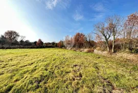 Istra,  veliko zemljište za gradnju na 3 km od mora, Marčana, Terrain