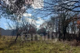 ATRAKTIVNO  GRAĐEVINSKO ZEMLJIŠTE NA ODLIČNOJ LOKACIJI, Medulin, Terra