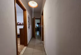 Istra,Pula - naselje Jadreški stan 60m2 s vrtom, Ližnjan, Apartamento