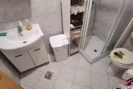 Istra,Pula - naselje Jadreški stan 60m2 s vrtom, Ližnjan, Apartamento