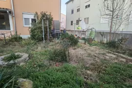 Istra,Pula - naselje Jadreški stan 60m2 s vrtom, Ližnjan, Apartamento