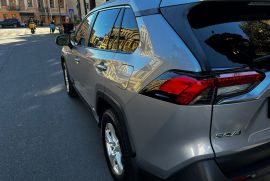 ავტომობილების გაქირავება