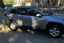 ავტომობილების გაქირავება