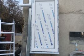 მეტალო პლასტმასისი კარადა