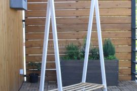 ხის ტანსაცმლის საკიდი