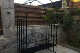 ეზოს სკამი 