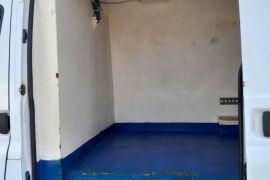 სამაცივრე სატვირთო ქირით