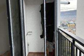 მეტალო პლასტმასი კარადები