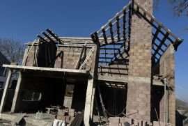 ვაწყობთ ბლოკს