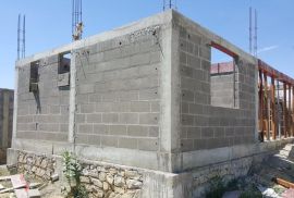 ვაწყობთ ბლოკს