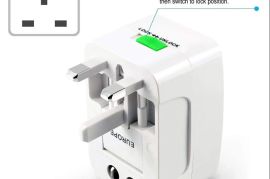 უნივერსალური ადაპტერი მოგზაურობისთვის, კომპაქტური 