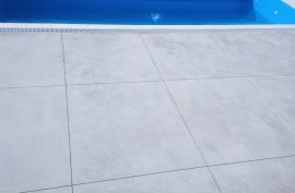 ბეტონის სამრეწველო იატაკი