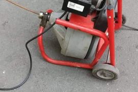 სანტექნიკი კანალიზაციის მილის გაწმენდა