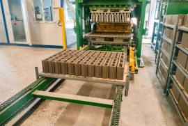 სრულად ავტომატური ბლოკის დანადგარი  Vess Premium 1