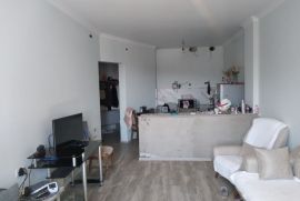 იყიდება