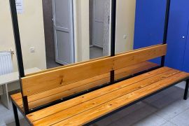 სპორტ დარბაზის გასახდელების სკამი