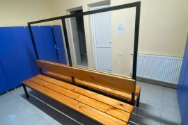 სპორტ დარბაზის გასახდელების სკამი