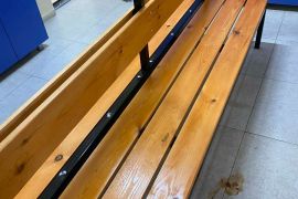 სპორტ დარბაზის გასახდელების სკამი