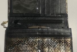 ნატურალური ტყავის საფულე. ახალივით