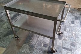 გორგოლაჭებიანი მაგიდა.უჟანგავი.