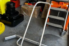 მტვრის მოსაგროვებელი ურიკა