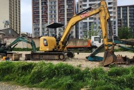 ქირავდება ბობკატი