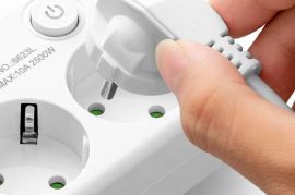 კედლის დამტენი ბუდე 3  დენის წყაროთი + 2 USB პორტი + 1 Type C 6-in-1 შტეფსელის (ტრაინიკი)