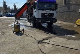 თვითმცლელით მომსახურება, მანიპულატორით მომსახურება, სამშენებლო ნარჩენების გატანა და  სამშენებლო მასალების მიტანა.