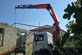 თვითმცლელით მომსახურება, მანიპულატორით მომსახურება, სამშენებლო ნარჩენების გატანა და  სამშენებლო მასალების მიტანა.