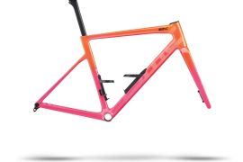 2027 BMC Teammachine SLR 01 Frameset (KINGCYCLESPORT)